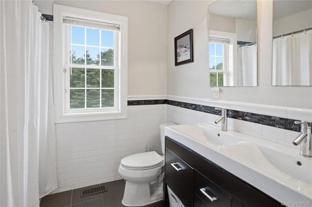 4 Wood Hollow Drive, Westhampton, NY 11977