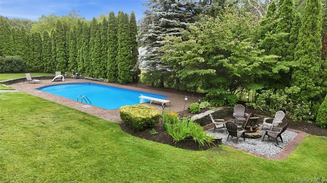 4 Wood Hollow Drive, Westhampton, NY 11977