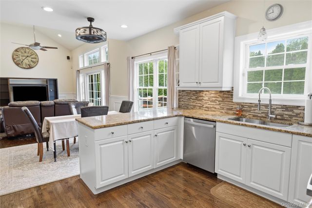4 Wood Hollow Drive, Westhampton, NY 11977