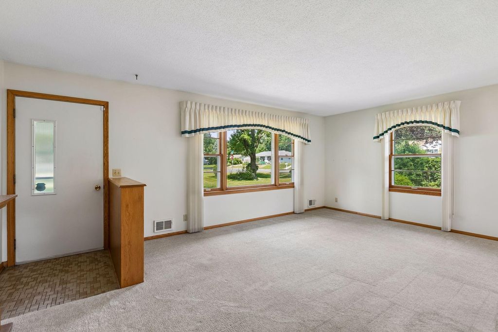 2163 29th Avenue NW, New Brighton, MN 55112 — photo 4