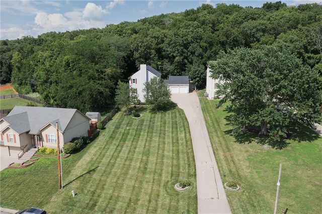 2308 Hebbeln Drive, Leavenworth, KS 66048