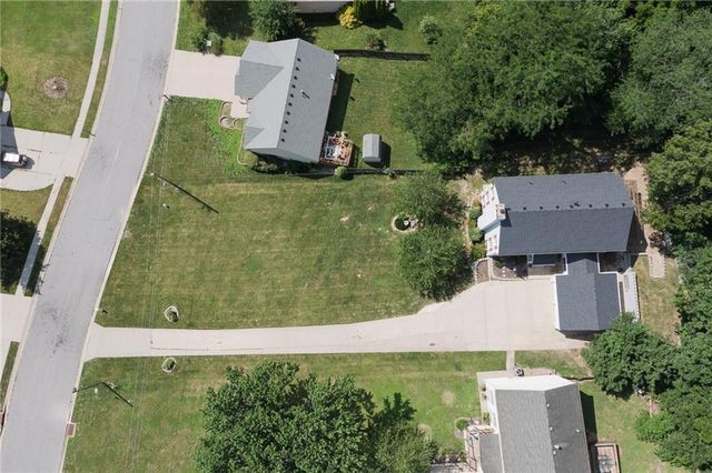 2308 Hebbeln Drive, Leavenworth, KS 66048