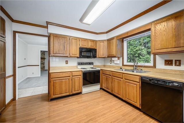 2308 Hebbeln Drive, Leavenworth, KS 66048