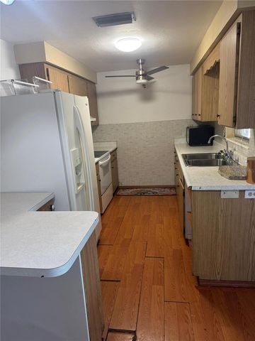 408 PINEWOOD AVENUE, Nokomis, FL 34275