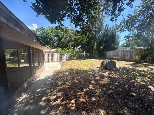 408 PINEWOOD AVENUE, Nokomis, FL 34275