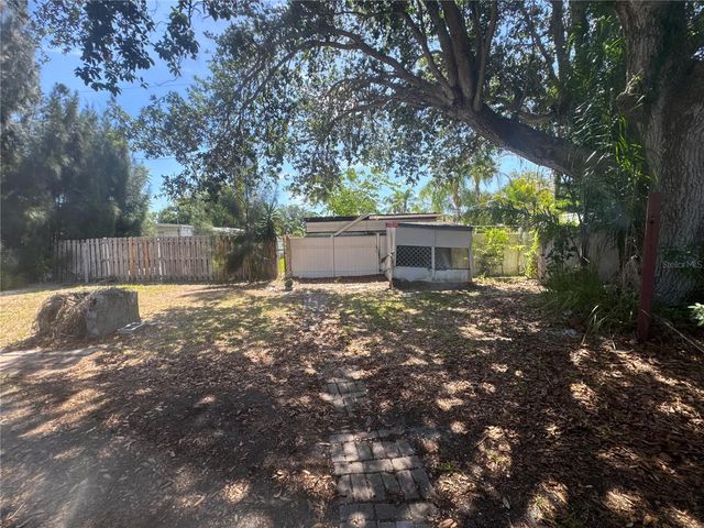 408 PINEWOOD AVENUE, Nokomis, FL 34275