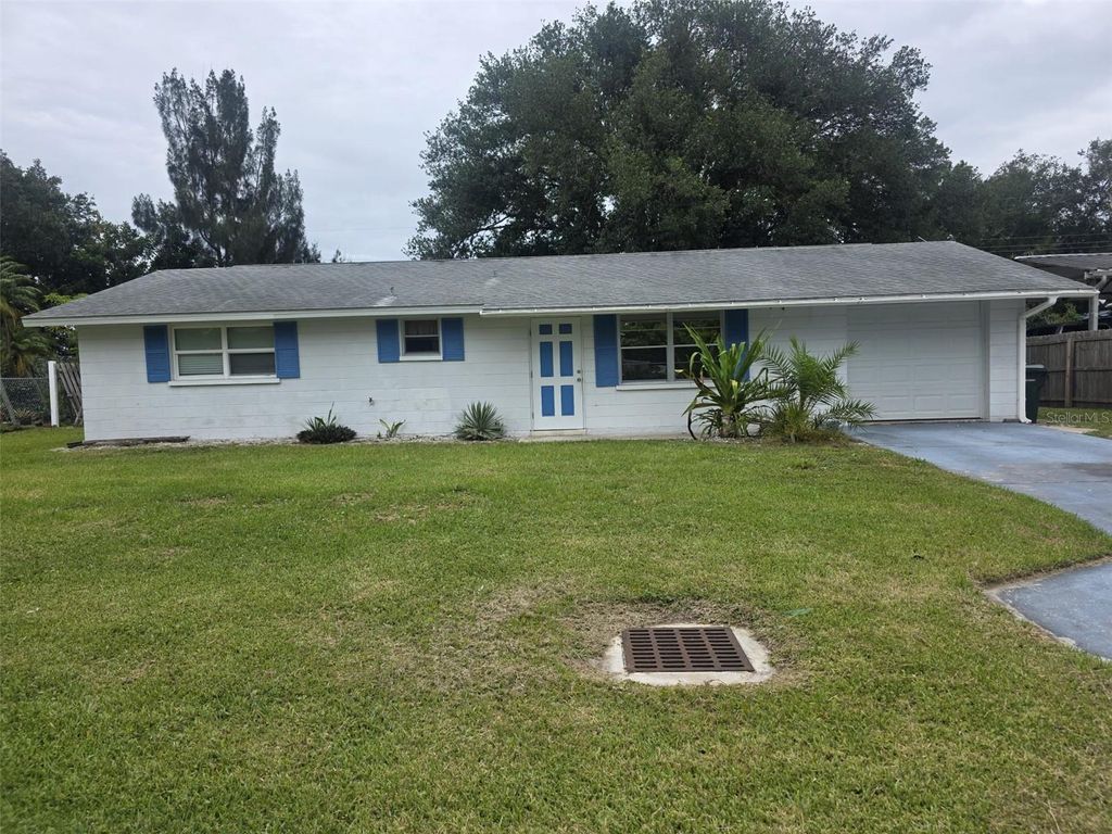 408 PINEWOOD AVENUE, Nokomis, FL 34275