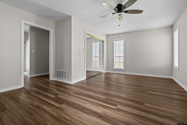 400 Baker, Lindale, TX 75771