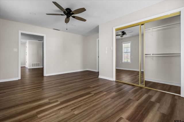 400 Baker, Lindale, TX 75771