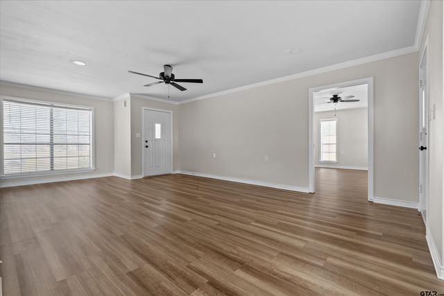 400 Baker, Lindale, TX 75771