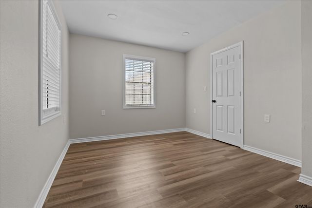 400 Baker, Lindale, TX 75771