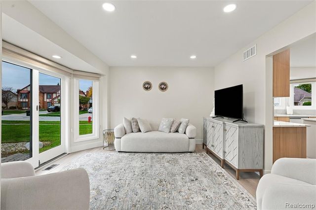 41419 Cilantro Drive, Sterling Heights, MI 48314
