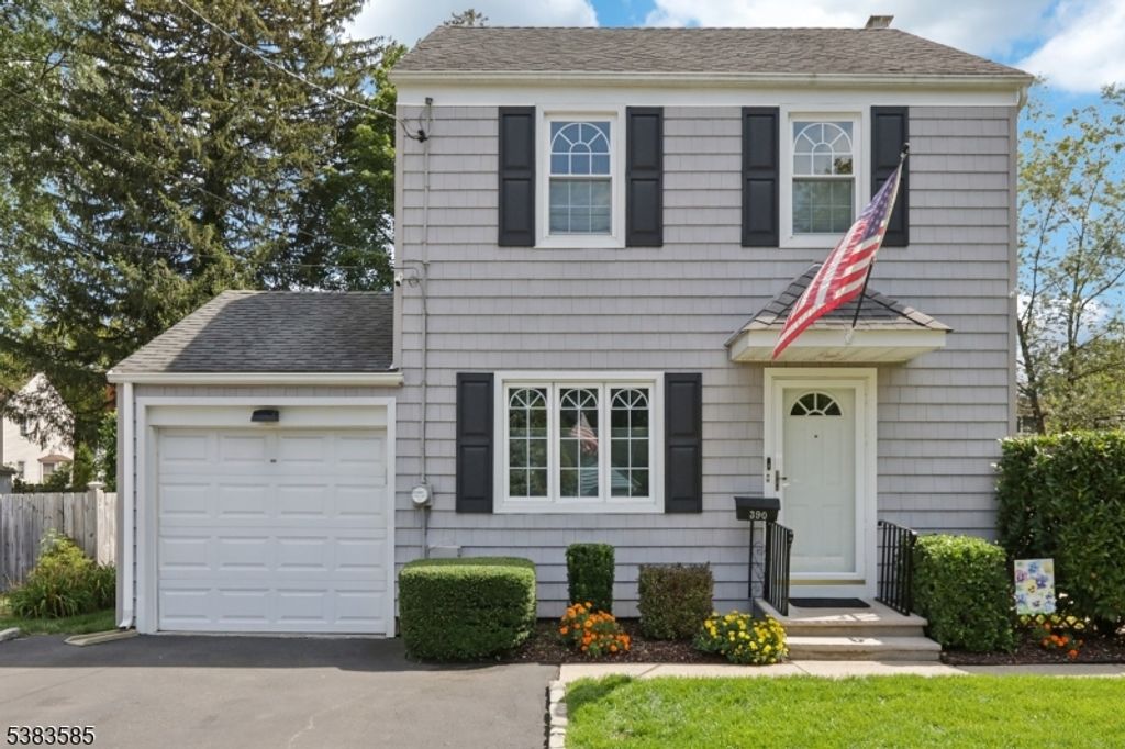 390 Spring Valley Rd, Paramus Boro, NJ 07652