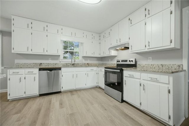 2409 Three Bars Drive, Snellville, GA 30078