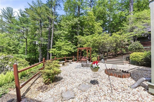 160 Indian Trail, Sautee Nacoochee, GA 30571
