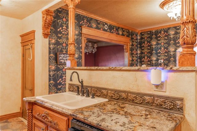 701 S 6th Street, Chickasha, OK 73018