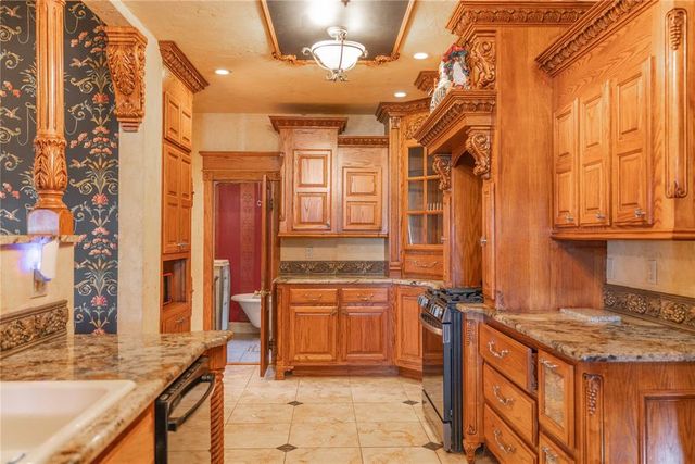 701 S 6th Street, Chickasha, OK 73018