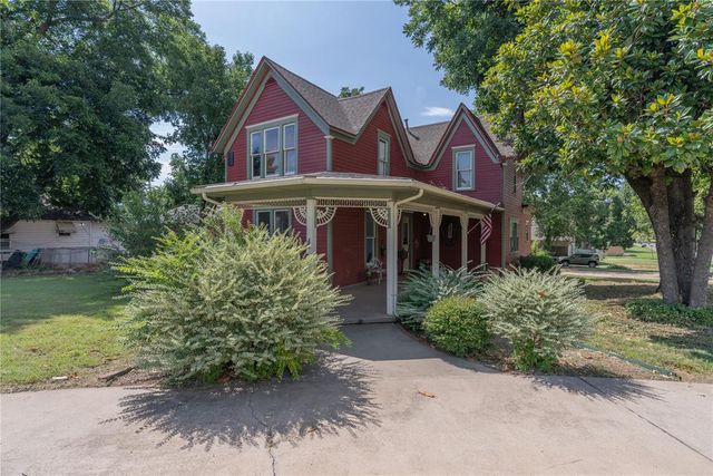 701 S 6th Street, Chickasha, OK 73018