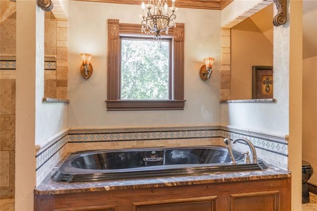 701 S 6th Street, Chickasha, OK 73018