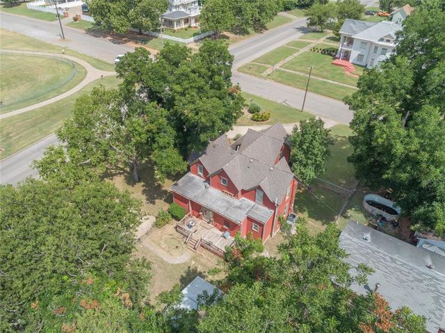 701 S 6th Street, Chickasha, OK 73018