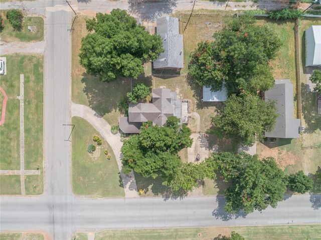 701 S 6th Street, Chickasha, OK 73018