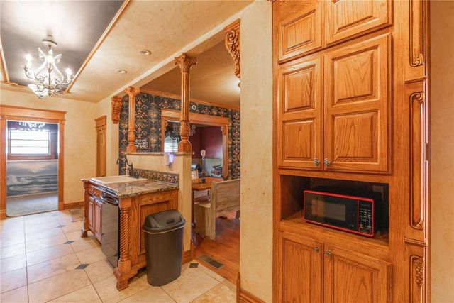 701 S 6th Street, Chickasha, OK 73018