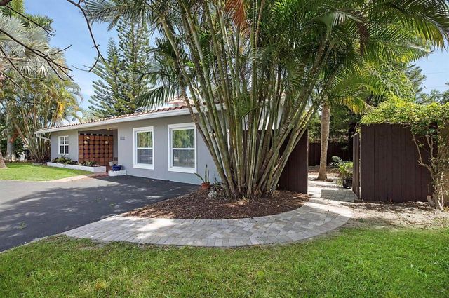 2740 SE 1st Court, Pompano Beach, FL 33062