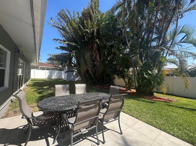 2740 SE 1st Court, Pompano Beach, FL 33062
