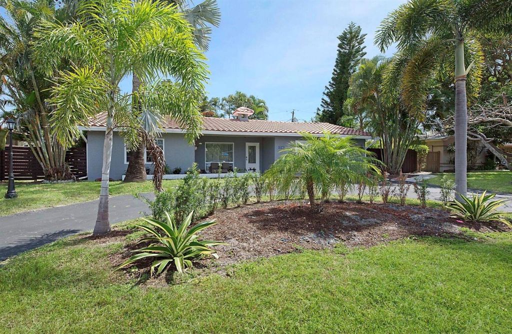 2740 SE 1st Court, Pompano Beach, FL 33062