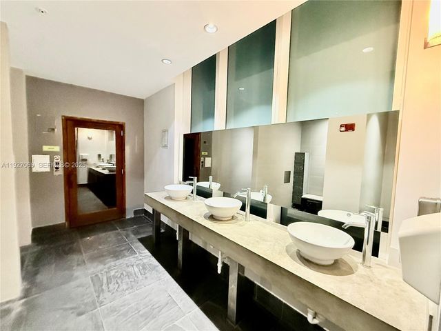 133 NE 2nd Ave 1905, Miami, FL 33132