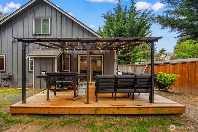 511 NE Barbara Boulevard, Belfair, WA 98528