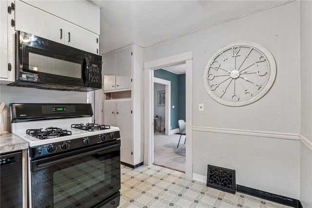 1311 Burch Avenue NW, Cedar Rapids, IA 52405