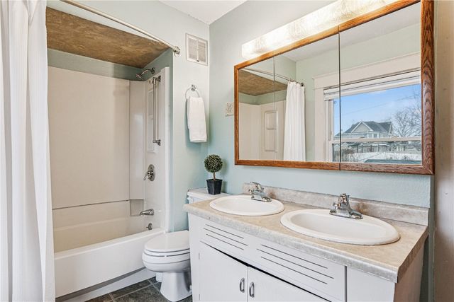 1311 Burch Avenue NW, Cedar Rapids, IA 52405