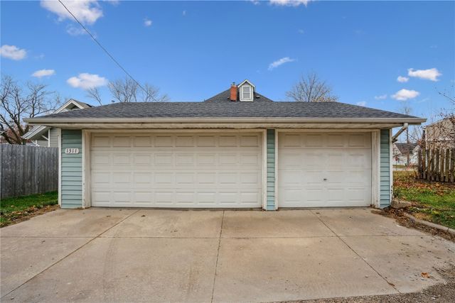1311 Burch Avenue NW, Cedar Rapids, IA 52405