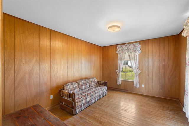 104 6th Street, Glidden, TX 78943