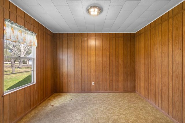 104 6th Street, Glidden, TX 78943