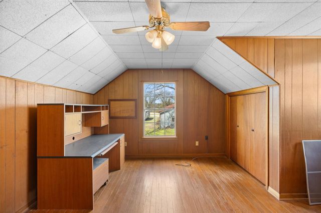 104 6th Street, Glidden, TX 78943