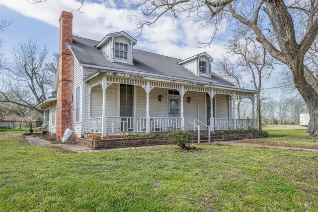 104 6th Street, Glidden, TX 78943