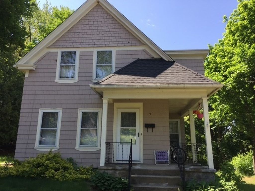 9 East Walnut St, Milford, MA 01757