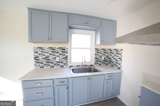 67 N Collins Street, Reynolds, GA 31076