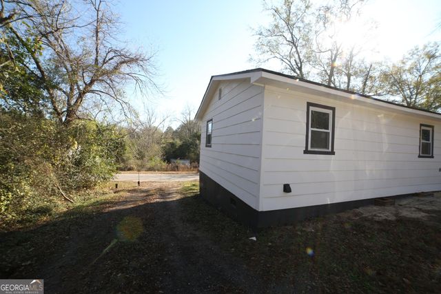 67 N Collins Street, Reynolds, GA 31076