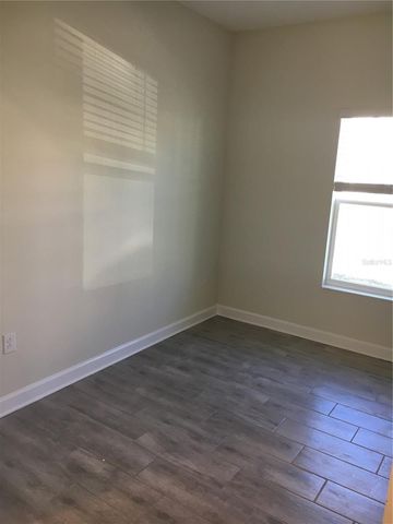 1050 QUAKER RIDGE LANE, Davenport, FL 33896