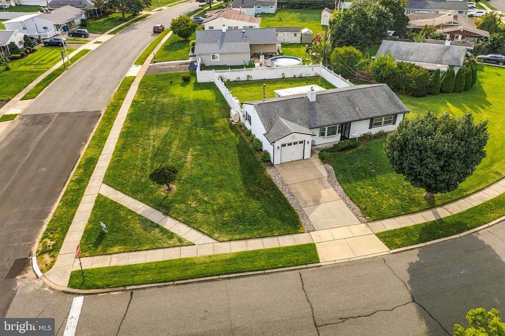36 SUNSET LN, LEVITTOWN, PA 19055 — photo 4