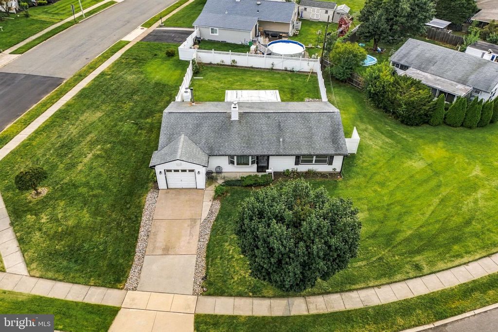 36 SUNSET LN, LEVITTOWN, PA 19055 — photo 5