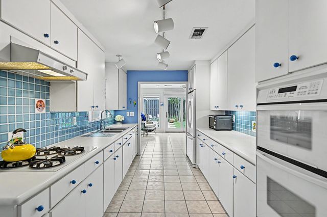 4102 Portsmouth Avenue, Houston, TX 77027
