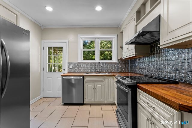 23 Frank Street, Trumbull, CT 06611