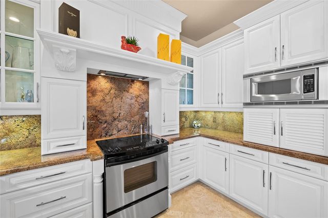2637 NE 28th Court, Lighthouse Point, FL 33064