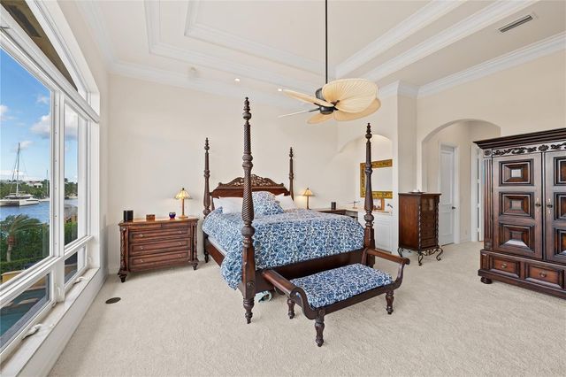 2637 NE 28th Court, Lighthouse Point, FL 33064