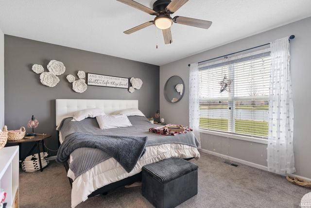 3832 Sun Stone Way, New Haven, IN 46774