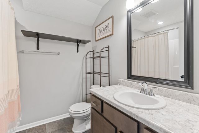 3832 Sun Stone Way, New Haven, IN 46774